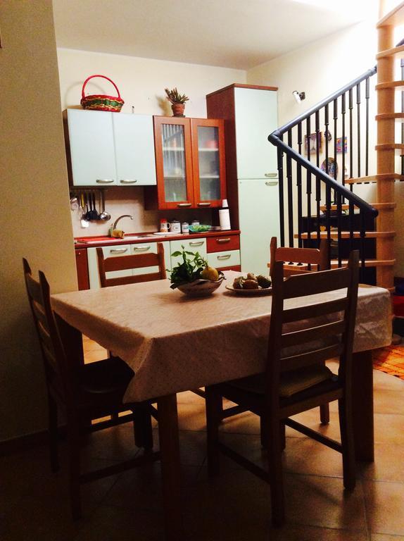 Cozy Apartment By The Sea Acireale Eksteriør bilde